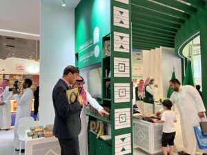 ركن وزارة الشؤون الإسلامية يهدي قرابة 5000 نسخة من المصحف الشريف لزوار معرض الدوحة الدولي للكتاب