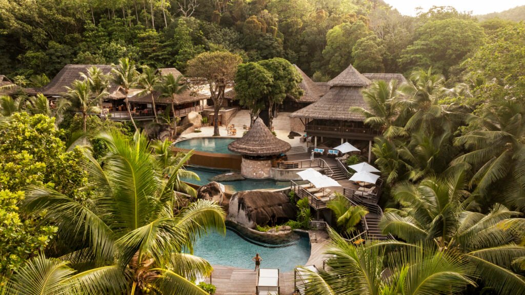 مجموعة كونستانس للفنادق والمنتجعات تحتفي بخمسين عاماً من التميّز في قلب المحيط الهندي