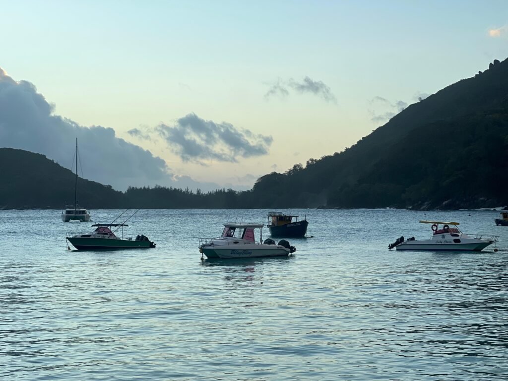 منتجعات “كونستانس” “ايفيليا” و “ليموريا” في سيشل حيث تلتقي الفخامة بالاستدامة في قلب الطبيعة