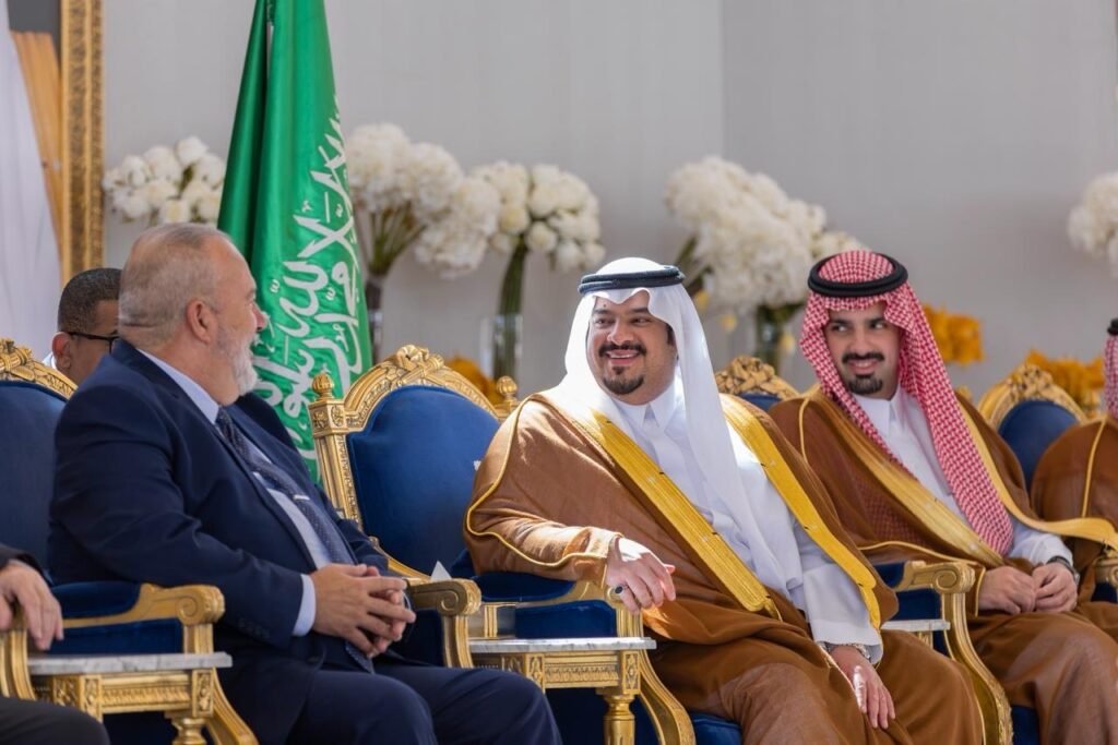  رئيس وزراء جمهورية كوبا يصل الرياض وفي مقدمة مستقبليه نائب أمير منطقة الرياض