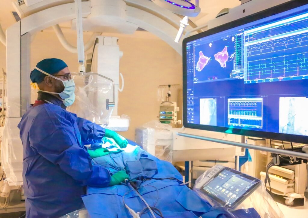 "التخصصي" يعيد بناء شريان أورطي بطُعم بيولوجي مشتق من غشاء قلب البقر