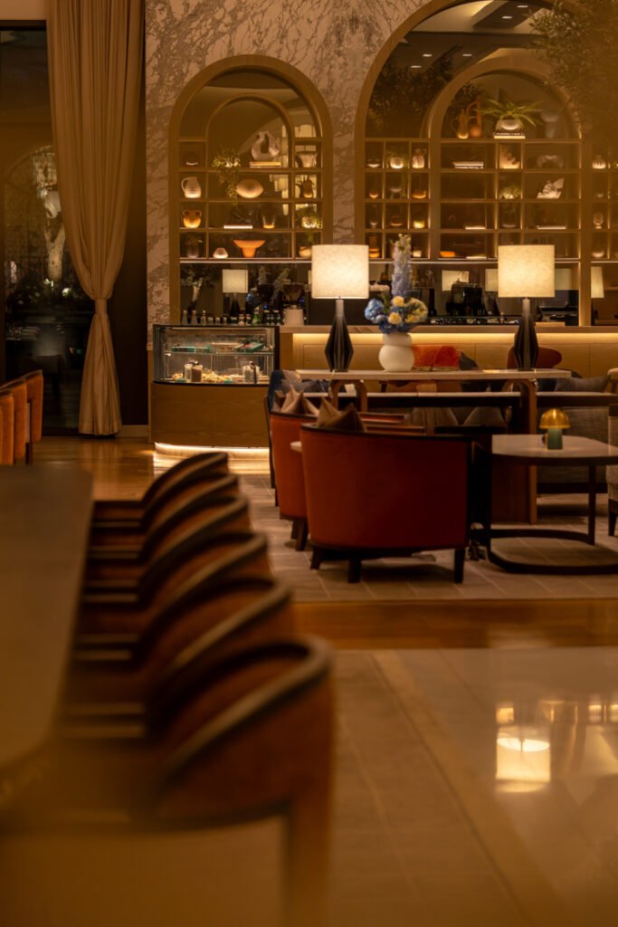 اكتشف أورمي أوستيريا: الوجهة الإيطالية الجديدة في دبي داخل فندق بالاس دبي كريك هاربر