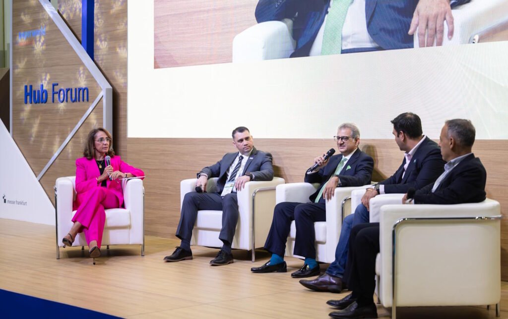 معرض "بايبر وورلد ميدل إيست" 2025 يؤكد على أهمية توطين وتنمية سلاسل التوريد في منطقة الشرق الأوسط وشمال أفريقيا