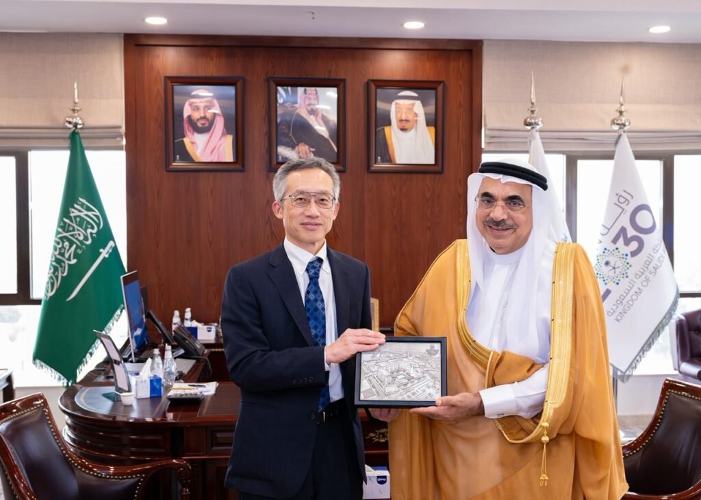 أمين الشرقية يبحث سبل التعاون المشترك مع السفير الياباني لدى المملكة