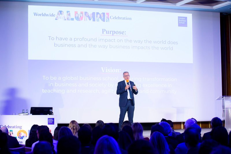 كلية لندن لإدارة الأعمال تنظم فعاليتيّ حفل الخريجين العالمي في دبي والرياض