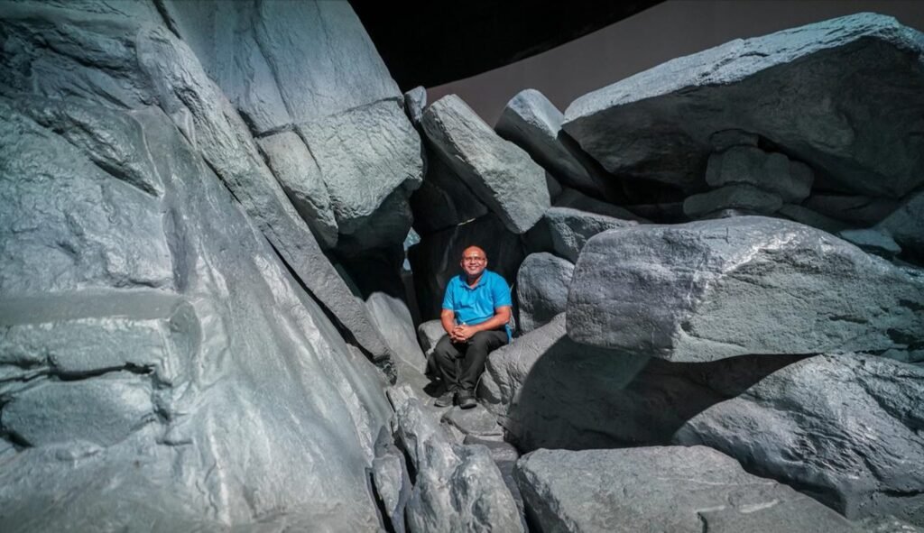 وزير السياحة بجمهورية المالديف يزور حي حراء ويشيد بتطور قطاع السياحة في المملكة