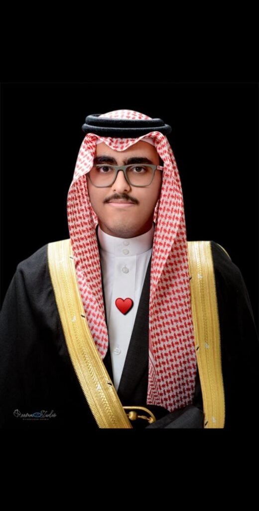 فهد بن تركي بن فهد ثنيان آل ثنيان .. رحلة تخرج تروى بفخر 