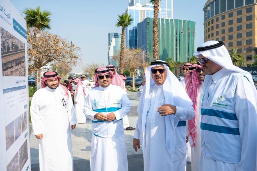 أمين الشرقية يطلع على سير أعمال المشاريع التطويرية في حاضرة الدمام ويؤكد استمرار الجهود لرفع جودة الحياة في مدن المنطقة