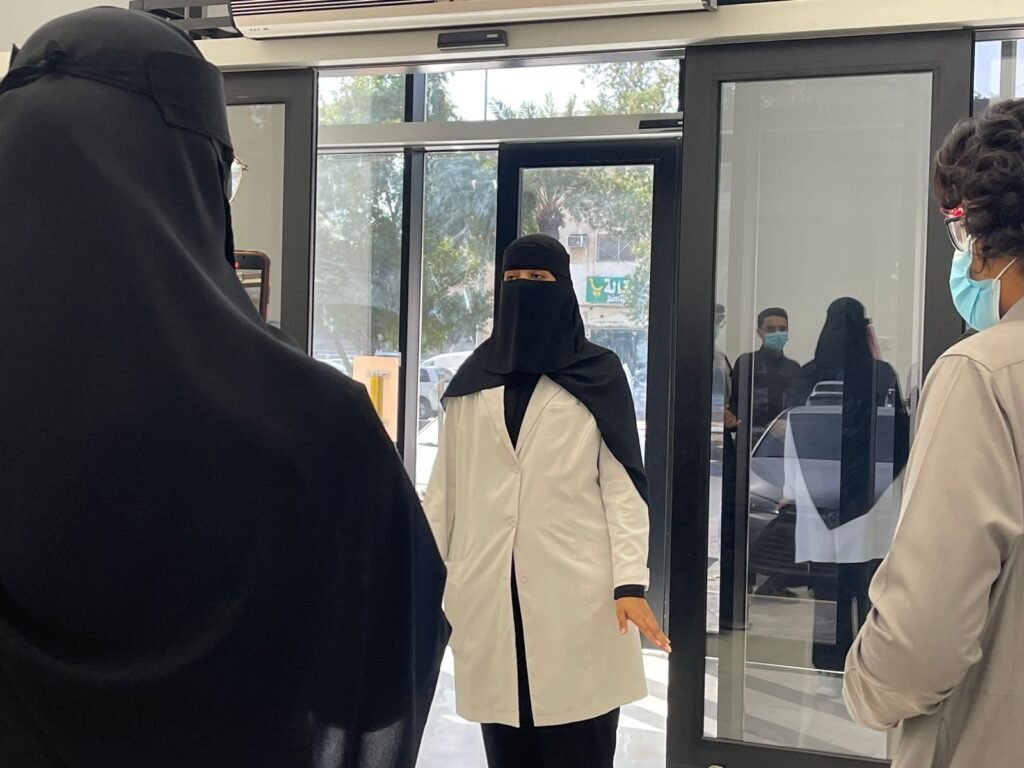 مركز اللهبي لغسيل الكلى ينفّذ برنامجًا توعويًا وإرشاديًا لمرضى الكلى 