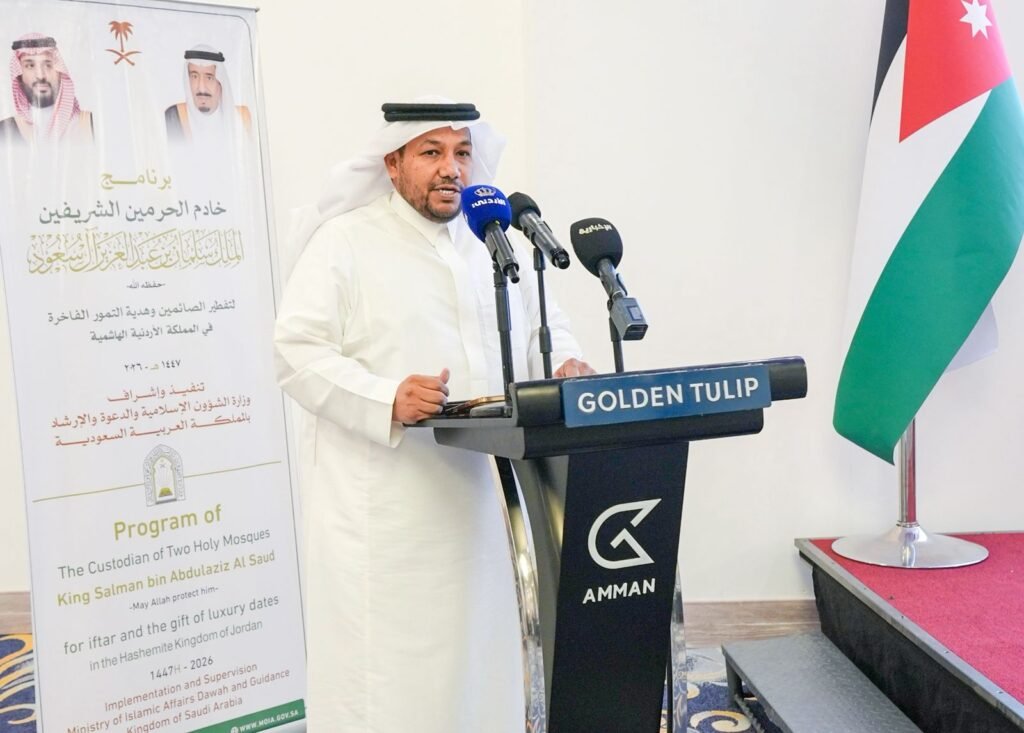 “وزارة الشؤون الإسلامية” تدشّن برنامجي خادم الحرمين الشريفين لتفطير الصائمين وتوزيع التمور وتفعّل برنامج الإمامة خلال رمضان بالأردن