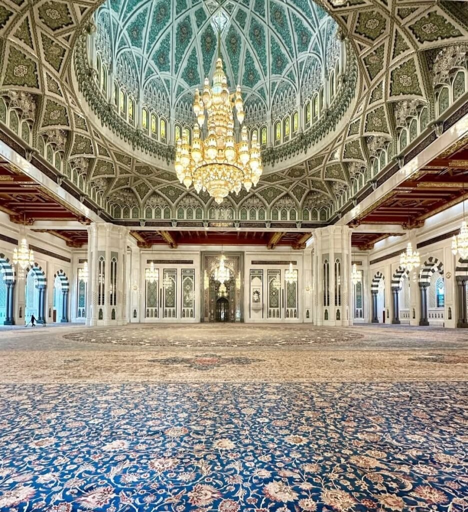 سلطنة عُمان.. مزيج فريد بين الأصالة الراسخة والطبيعة البِكر