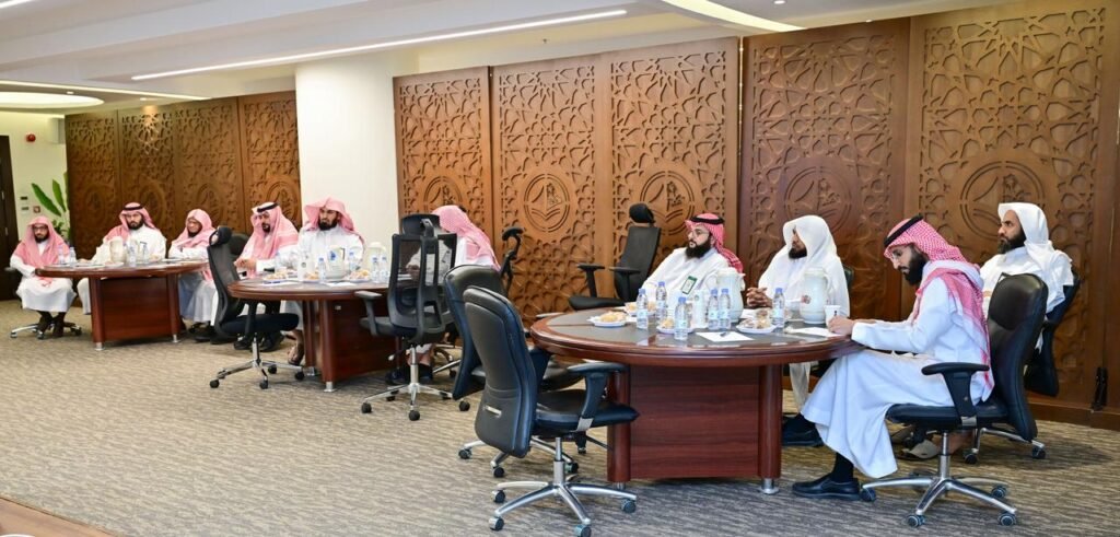 الرئاسة العامة لهيئة الأمر بالمعروف تعقد ورشة عمل تعريفية للّجان العاملة في الحج 1447هـ