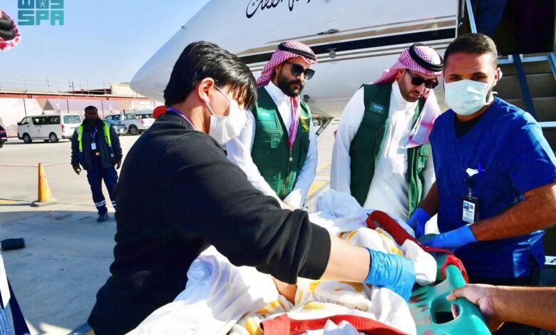 إنفاذًا لتوجيهات خادم الحرمين الشريفين.. وصول التوأم السيامي الإرتيري “أسماء وسمية ” إلى الرياض