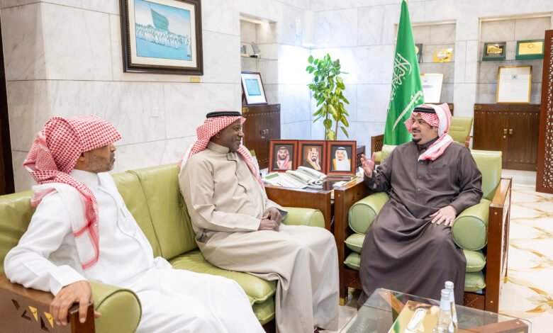سمو نائب أمير منطقة الرياض يستقبل رئيس مجلس إدارة جمعية أصدقاء لاعبي كرة القدم الخيرية