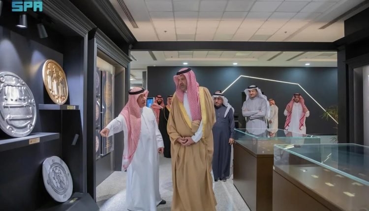 فيصل بن سلمان يزور مكتبة الملك عبدالعزيز العامة في الرياض
