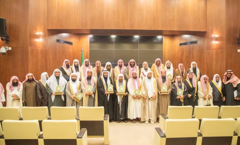 الشؤون الإسلامية تكرم المشاركين والداعمين لبرامج معهد الأئمة والخطباء