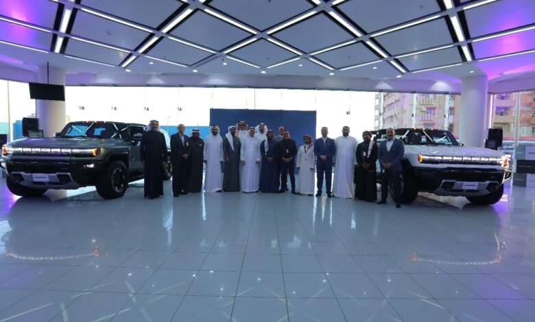 التوكيلات العالمية للسيارات تستعرض HUMMER EV الكهربائية بالكامل 