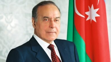 أذربيجان تحيي ذكرى وفاة زعيمها حيدر علييف