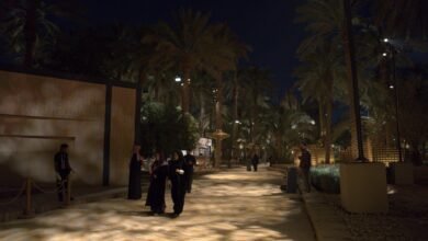 “ليالي الدرعية” تعود بحلة متجددة وتتيح للجمهور الاستمتاع بتجربة استثنائية من العروض الفنية والموسيقية الحية ضمن “موسم الدرعية 2023-2024”