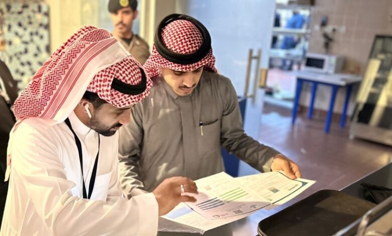 أمانة الشرقية: رصد 17 مخالفة على المنتجات السياحية بشاطئ نصف القمر