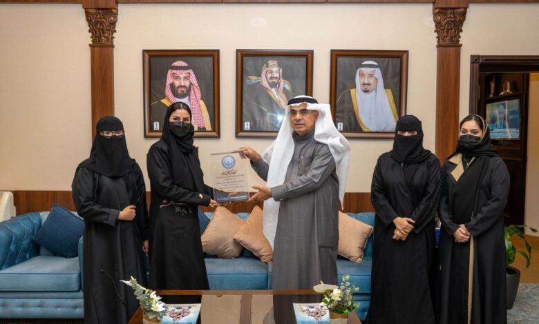أمانة الشرقية وجمعية فتاة الخليج الخيرية يناقشان سبل التعاون المشترك ودعم الشراكات