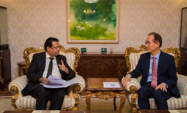 Veteran Indian journalist gets honorary doctorate in Journalism and Social Work