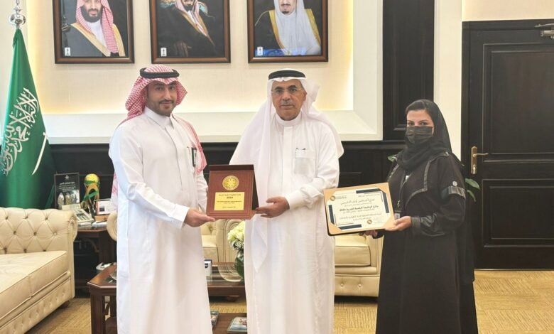 أمانة الشرقية تحصل على جائزة درع الحكومة الرقمية العربية في فئة التطبيقات الذكية لتطبيق " بلاغاتي 940 "