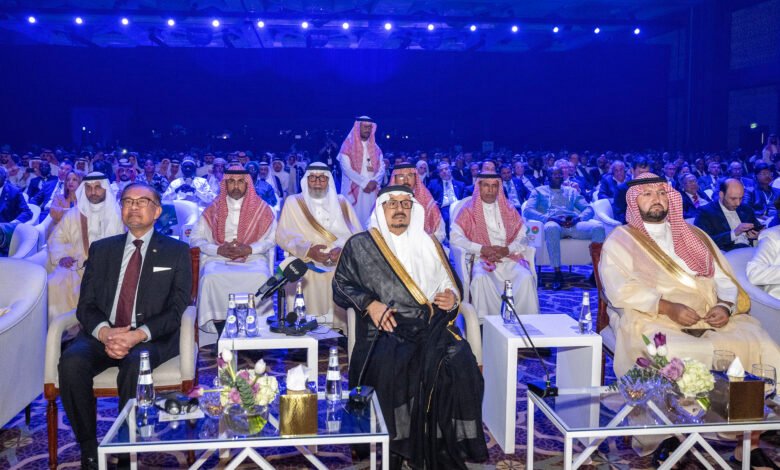 تحت رعاية خادم الحرمين الشريفين ونيابة عنه .. سمو أمير منطقة الرياض يحضر احتفالية البنك الإسلامي للتنمية باليوبيل الذهبي