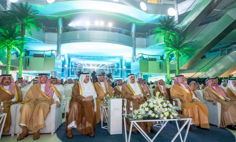 سمو أمير منطقة الرياض يرعى حفل تكريم الفائزين بجائزة الأمير فيصل بن بندر للتميز والإبداع في دورتها الثانية