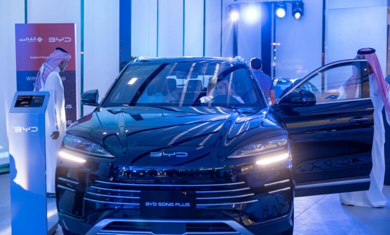 شركة الفطيم للنقل الكهربائي و BYD تفتتحان صالة العرض الرئيسية