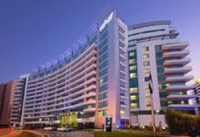 "بوكينج "يمنح فندق تايم أوك في دبي درجة الامتياز في الموقع وراحة الضيوف والإستقبال