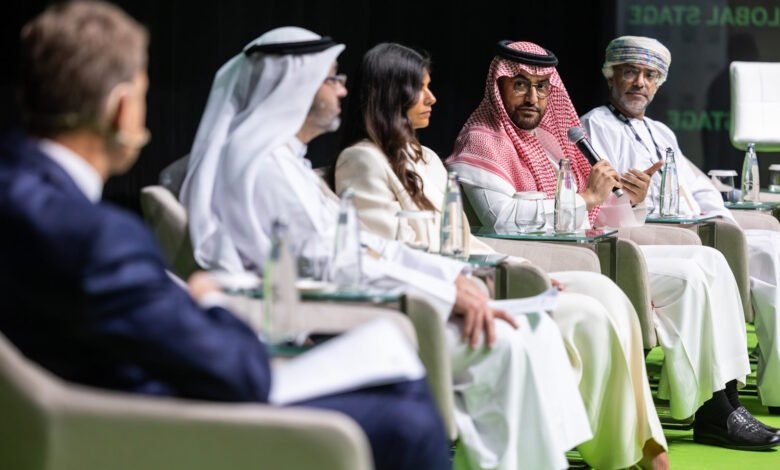عبد الله بن طوق يشير إلى أن قطاع السياحة سيشكل 12% من الناتج المحلي الإجمالي لدولة الإمارات في العام الجاري