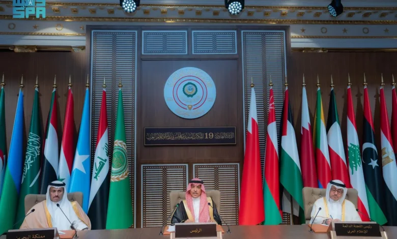 وزير الإعلام عقِب ترؤسه اجتماع الدورة 19 للمكتب التنفيذي لمجلس وزراء الإعلام العرب: "ناقشنا 14 بندًا في إطار الجهود العربية الرامية لتطوير العمل الإعلامي العربي المشترك على رأسها القضية الفلسطينية