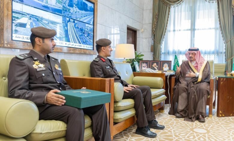 سمو أمير الرياض يستقبل قائد قوة الأمن البيئي بالمنطقة