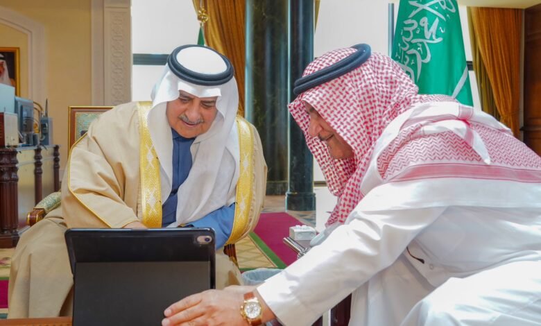 أمير تبوك يدشن الموقع الإلكتروني للإمارة بهويته الجديدة ويطلق عدد من الخدمات الإلكترونية