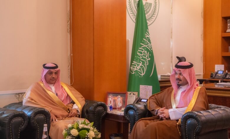 أمير منطقة المدينة المنورة يزور محافظة ينبع