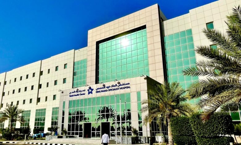 قسم الأشعة التداخلية بتخصصي تبوك ينقذ مريض اربعيني من بتر الطرف السفلي الأيمن