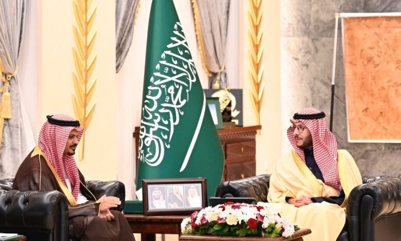 محافظ الطائف يلتقي رئيس جمعية الطائف الخضراء
