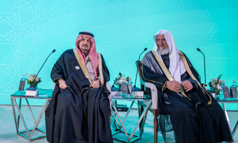 سمو أمير منطقة #الرياض يرعى الحفل السنوي للجمعية الخيرية لتحفيظ القرآن الكريم بالرياض "مكنون"