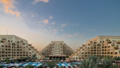 منتجع ريكسوس باب البحر يقدم الوجهة المثالية لزفاف الأحلام في رأس الخيمة