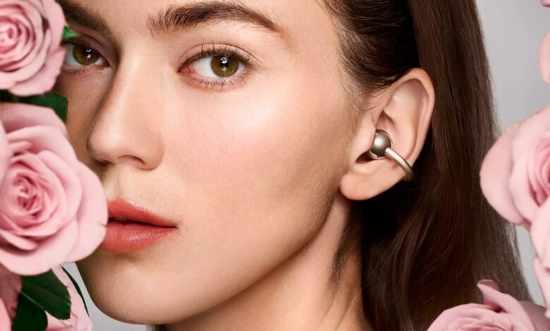 سماعات HUAWEI FreeClip بلمسة نهائية من الذهب الوردي وميزات ذكية ترتقي بتجربة الصوت المفتوح إلى آفاق جديدة 