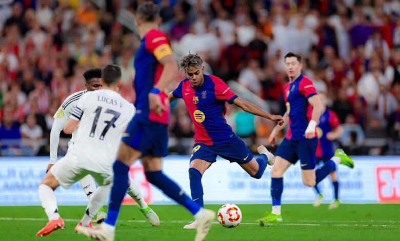 ‎برشلونة يخدش كبرياء مدريد بخماسية في نهائي السوبر الإسباني