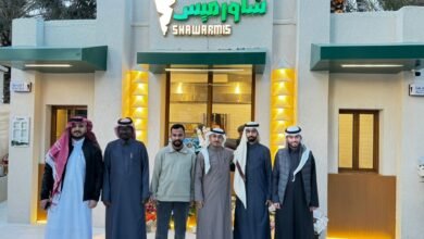 مطعم شاورميس ينعش جادة النخيل في عنيزة .. مع بداية العام الميلادي الجديد 2025