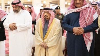 سمو أمير منطقة الرياض يؤدي صلاة الميت على والدة صاحبة السمو الملكي الأميرة فهدة بنت فهد بن خالد بن ناصر بن عبدالعزيز آل سعود -رحمها الله-