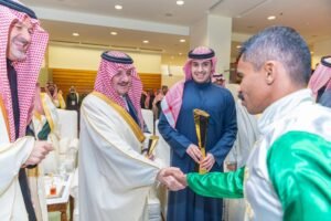 أمير المنطقة الشرقية يسلم كأس الأمير نايف بن عبدالعزيز في ميدان الفروسية بالرياض