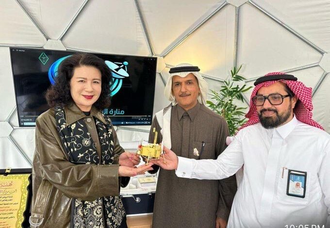 الأمير بدر بن فهد الفيصل يفتتح "منارة الرياض الفضائية" في جامعة الأمير سلطان بمشاركة نخبة من الخبراء والمهتمين بتكنولوجيا الفضاء