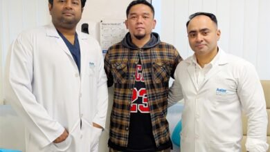 علاج مريض فلبيني يبلغ من العمر 40 عاماً يعاني من ورم في الفك بحجم كرة الكريكيت بنجاح باستخدام جراحة وعائية دقيقة وأخذ جزء من عظم الساق في مستشفى أستر منخول 