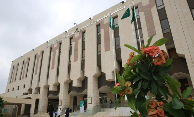 عملية جراحية نادرة تنهي معاناة فتاة الـ 13 عاما من تشوهات العمود الفقري بمستشفى النور التخصصي