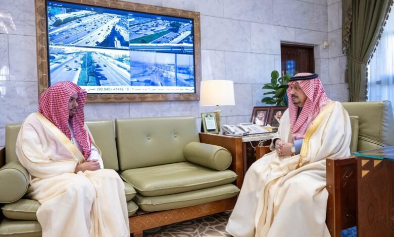 سمو أمير الرياض يستقبل مدير فرع وزارة الشؤون الإسلامية والدعوة والإرشاد بالمنطقة