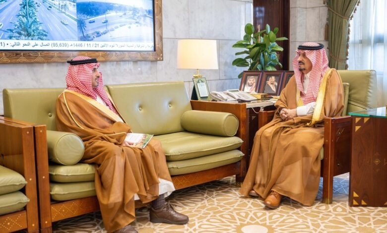 سمو أمير منطقة الرياض يطّلع على جهود وأعمال مركز عبدالرحمن السديري الثقافي